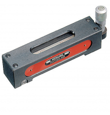 153-120-121-020 Micrometer Spirit Level 53, steel, flat,; grinded, anodised, 120mm, scale: 0,02 mm/m,; Micrometer screw with scale 0,02 mm,; wooden case