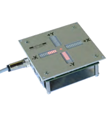 065-005-002 LED Cross дисплей для 2 датчиков ZEROTRONIC; включая USB-кабель для программирования и USB-накопитель с программным обеспечением